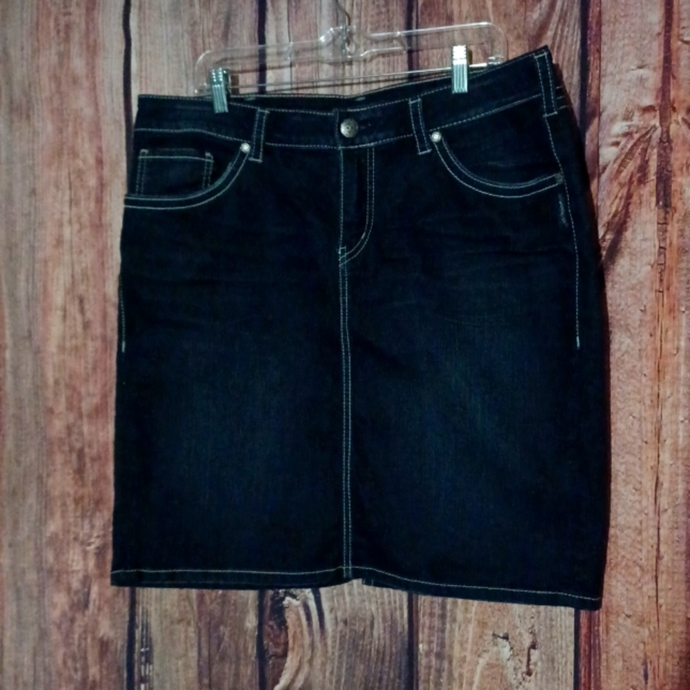 Silver brand knee length skirt